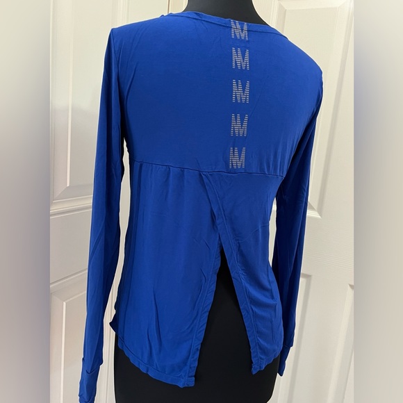 Nicole Miller Sport Split Back Top - Picture 9 of 14